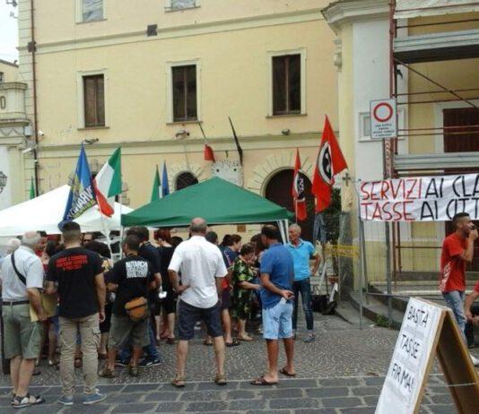 Lamezia, Gianturco: “Grande successo per la manifestazione contro aumento delle tasse. Oltre 300 firme a sostegno della mia mozione”.