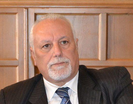 De Biase avvia protesta contro lo smantellamento della sanità lametina