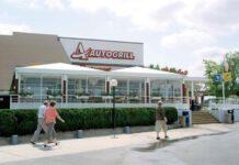 Dimenticano la figlia di 3 anni in autogrill, lo scoprono ascoltando la notizia in radio