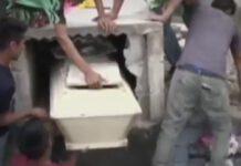 16enne si sveglia nella bara, liberata muore in ospedale