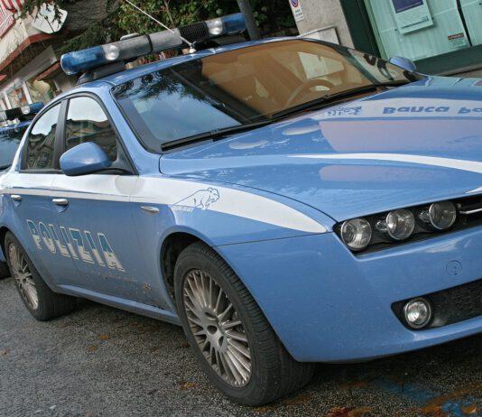 Reggio, insegue ex moglie in auto con figlio, poi gli spara contro