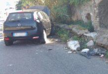 Rosarno incidente, auto contro muro, uno dei conducenti scappa