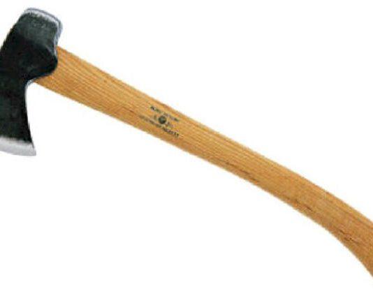 Calabria, ferisce a colpi d’ascia 34enne a causa di una lite, arrestato