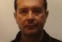 Uccise figlio adottivo, la moglie lo perdona e torna a vivere con lui