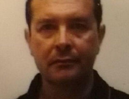 Uccise figlio adottivo, la moglie lo perdona e torna a vivere con lui