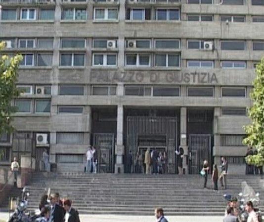 Calabria, testimone muore in aula di tribunale