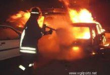 A fuoco 3 auto e 8 scooter, la piromane è una 81enne
