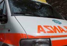 Lamezia, donna si lancia dal 5° piano