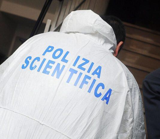 Intimidazioni, 13 colpi esplosi contro negozio
