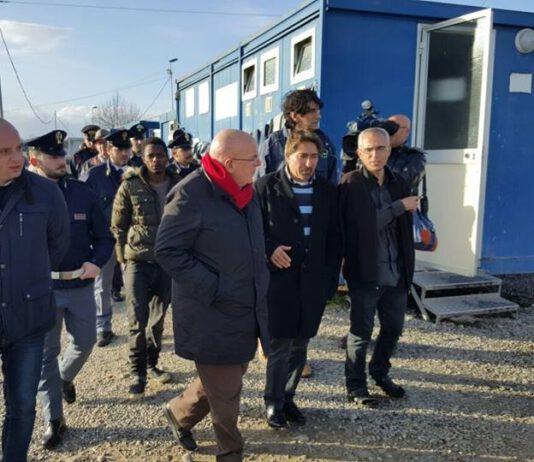 Il Presidente della regione Oliverio ha presieduto una riunione operativa per gli immigrati di San Ferdinando