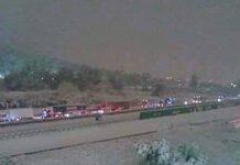 Auto bloccate in autostrada sotto la neve per 7 ore