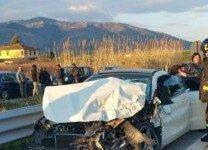 Scontro frontale tra Suv ed auto, grave una ragazza
