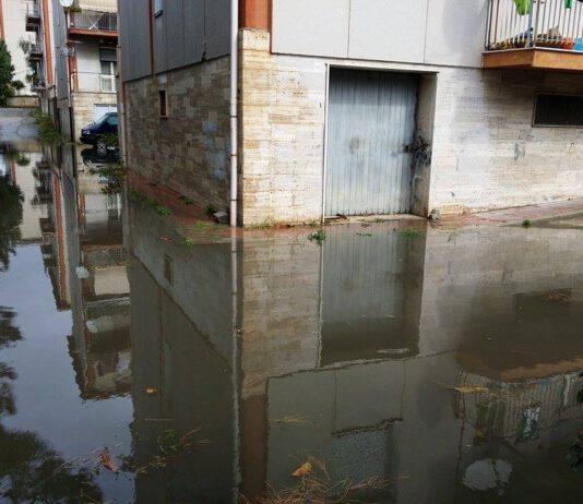 Rosarno la denuncia di cento cittadini: abbandonati in una fogna