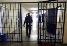 Carcere Crotone, agenti protestano rifiutando pasti