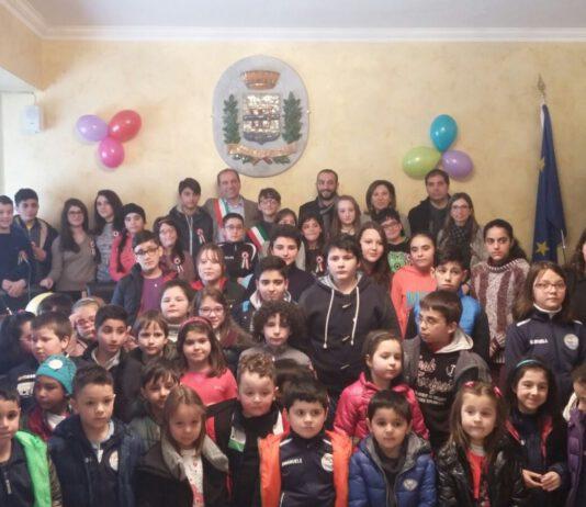 Grande festa per l’elezione del Consiglio Comunale dei Ragazzi a Santo Stefano in Apromonte
