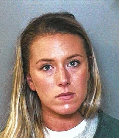 Fotografava genitali dei pazienti, arrestata infermiera 27enne