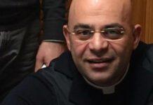 Parroco mette all’asta un rolex durante messa