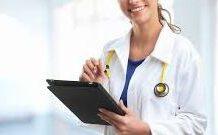 Falsa dottoressa, prescriveva inutili e costose terapie a bimbi malati di tumore