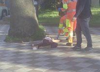 Rosarno, donna si taglia le vene in Piazza e aggredisce anziano