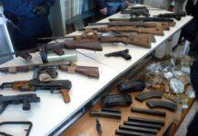 Scoperto arsenale. Mitragliatrici, kalashinov e fucili rinvenuti in un box