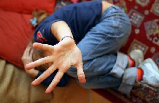 Orrore a Reggio Calabria, sessantenne abusa sessualmente di undicenne