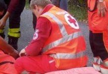 Incidente, auto con due donne precipita in un burrone