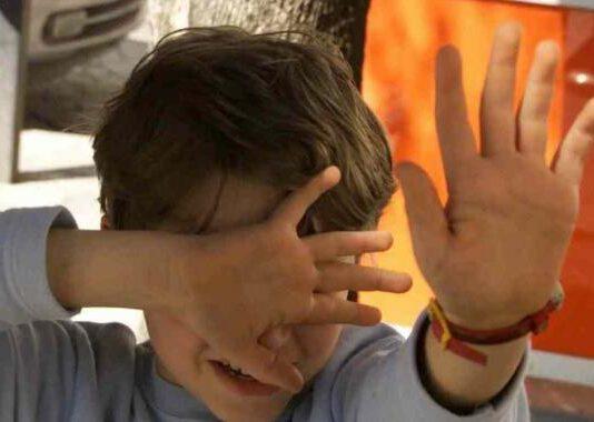 Padre aggredisce a colpi di martello il figlio, arrestato