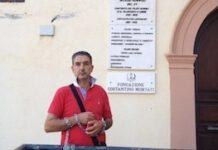 Dottore di Rosarno si incatena per protesta