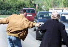 Scippa anziana mandandola ospedale, arrestato 39enne