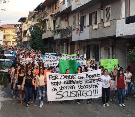 Melicucco, parrocchiani in rivolta, il popolo non accetta il trasferimento di Don Antonio Lamanna