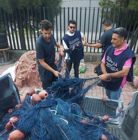 Palmi, sequestrata rete pesca illegale lunga 2 km