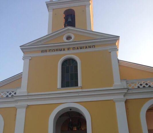 La Fidelitas dona una panca religiosa alla Chiesa dei SS. Cosma e Damiano