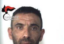 Evade e ruba autovettura, arrestato pregiudicato