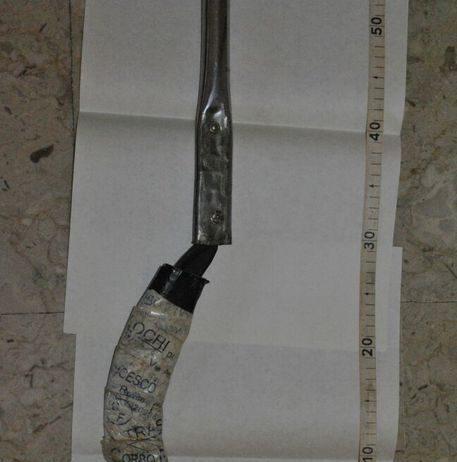 Tenta decapitare vicino casa, arrestato