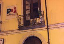 Immigrazione, blitz di CasaPound a sedi PD. “Nostra protesta non c’entra con incendio di Lamezia”