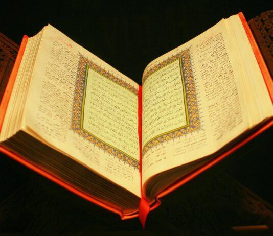 Calabria, marocchino semina panico in strada leggendo versi del Corano