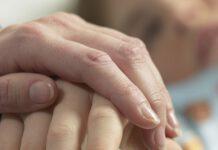 Eutanasia su un adolescente di 17 anni in Belgio: È polemica sulla responsabilità dei medici e dei genitori .