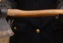 Minaccia passante con ascia- denunciato