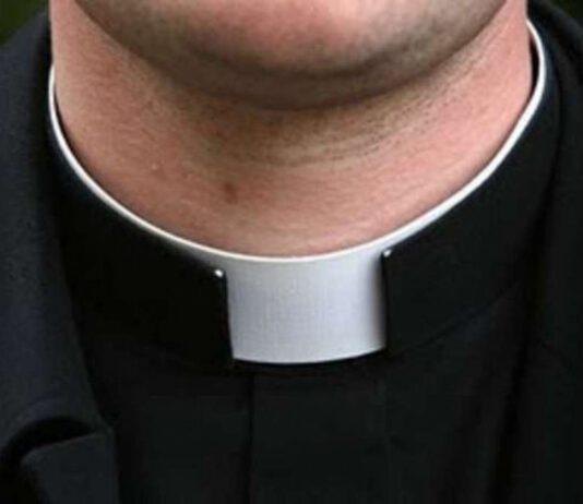 Parroco lascia sacerdozio per amore- L’annuncio durante la messa