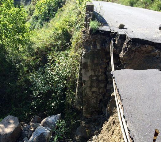 Crolla ponte, paese isolato