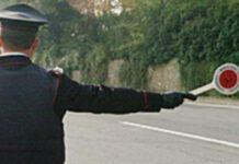 Tenta di fuggire all’Alt dei carabinieri ma impatta frontalmente con un’altra auto, arrestato