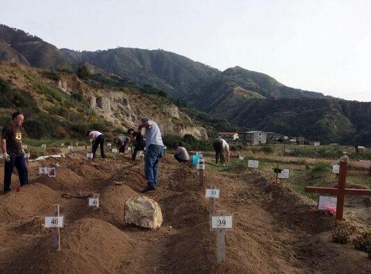 Nasce in Calabria il cimitero dei migranti