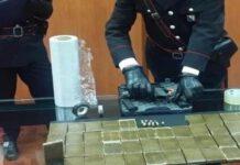 Arrestato pensionato, aveva 5 kg di hashish in casa