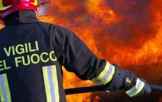 In fiamme auto di imprenditore, avviate indagini