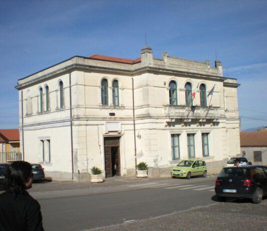 Distrutta targa “Qui la ‘ndrangheta non entra” collocata ingresso comune