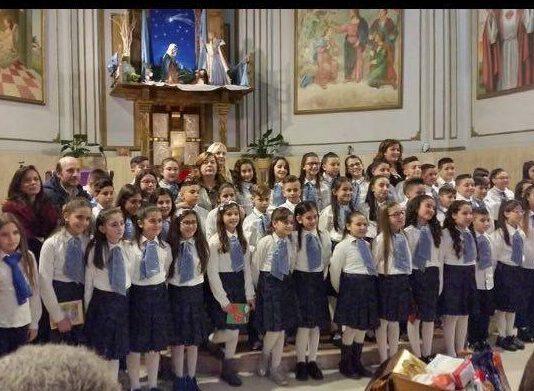 Rosarno. L’augurio di buone feste delle classi Quinta A e Quinta B dell’ Istituto Comprensivo Scopelliti-Green con il Concerto di Natale