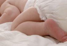 Avvocato gay sposa e promette 70mila euro a ragazza albanese incinta in cambio del bimbo