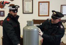 Minaccia di morte vicini con bombola del gas, arrestato