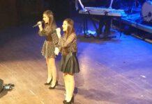 Chiara e Martina la sorpresa più bella nella notte di Mino Le gemelle Scarpari, ospiti fuori programma, incantano al VIII Memorial Mino Reitano