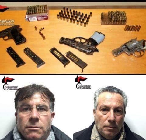 Detenzione illegale di armi, due arresti